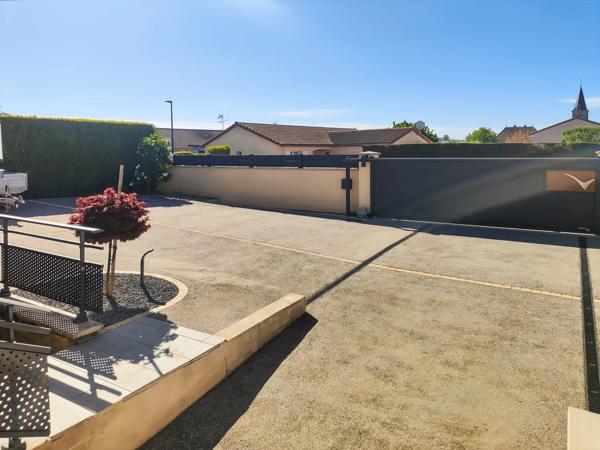 LA CLAYETTE (71) Maison à vendre,150 m², 8 pièces, 5 chambres, piscine sur terrain de 771 m²