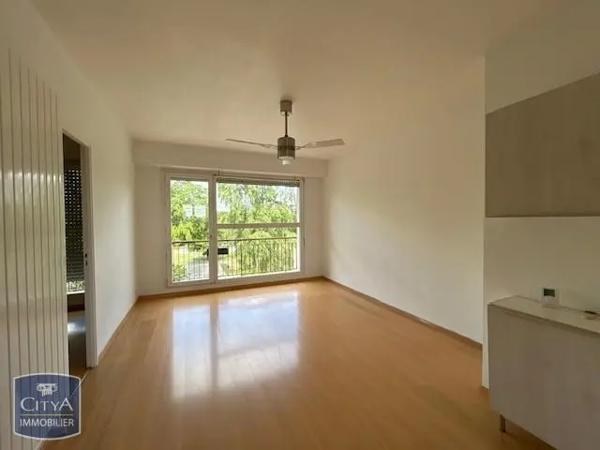 Appartement à louer 3 pièces 56.76m² Pau (64000)