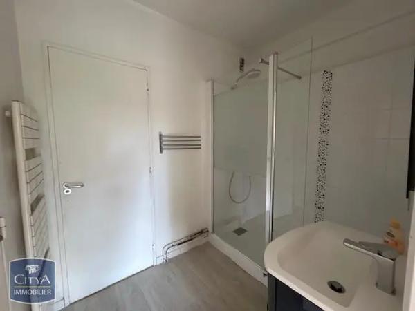 Appartement à louer 3 pièces 56.76m² Pau (64000)
