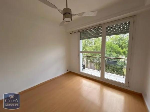 Appartement à louer 3 pièces 56.76m² Pau (64000)