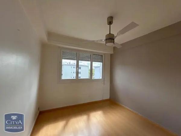 Appartement à louer 3 pièces 56.76m² Pau (64000)