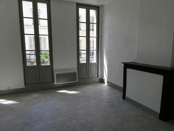 IMMEUBLE D ERAPPORT ROCHEFORT CENTRE VILLE
