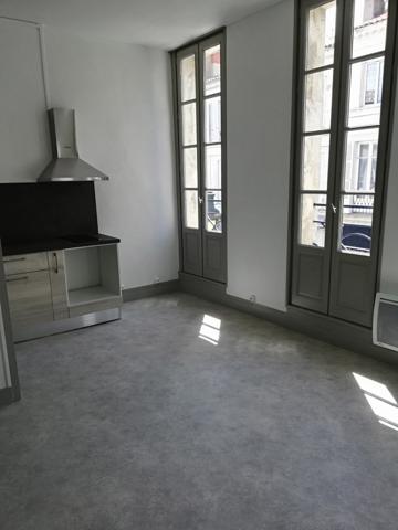 IMMEUBLE D ERAPPORT ROCHEFORT CENTRE VILLE