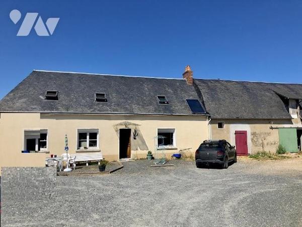Proche MALICORNE SUR SARTHE : FERMETTE RENOVEE avec grandes dépendances