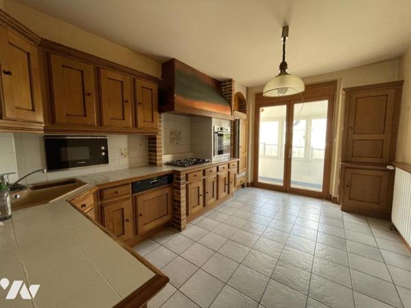 Ploemel bourg - Grande maison familiale.