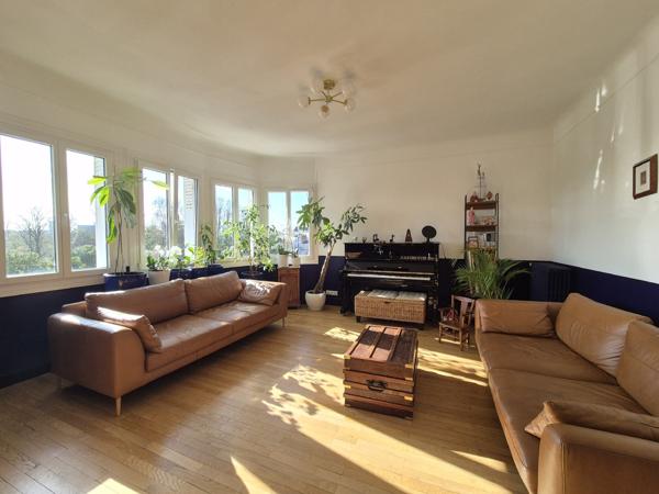 Appartement
                                                                                                                                                                                                                                                                                                                        5 pièce(s)                                                                                                                                                                                                          3 chambre(s)                                                                                                                                                                                                          128.65  m²
