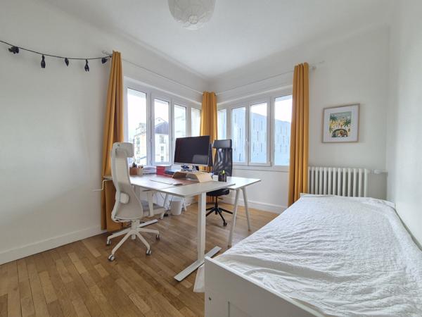 Appartement
                                                                                                                                                                                                                                                                                                                        5 pièce(s)                                                                                                                                                                                                          3 chambre(s)                                                                                                                                                                                                          128.65  m²
