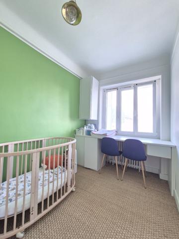 Appartement
                                                                                                                                                                                                                                                                                                                        5 pièce(s)                                                                                                                                                                                                          3 chambre(s)                                                                                                                                                                                                          128.65  m²
