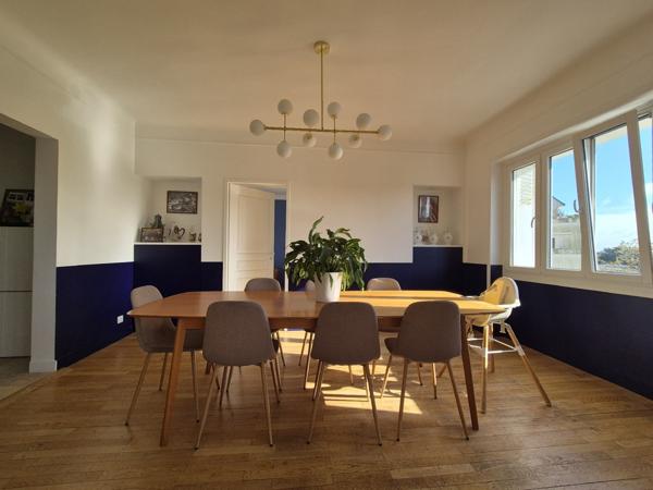 Appartement
                                                                                                                                                                                                                                                                                                                        5 pièce(s)                                                                                                                                                                                                          3 chambre(s)                                                                                                                                                                                                          128.65  m²
