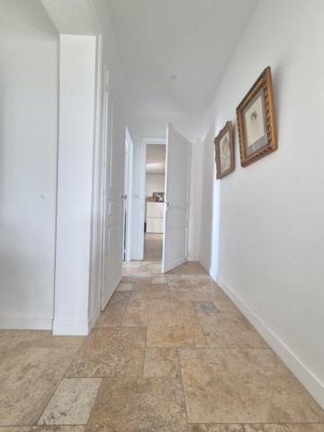 Appartement
                                                                                                                                                                                                                                                                                                                        5 pièce(s)                                                                                                                                                                                                          3 chambre(s)                                                                                                                                                                                                          128.65  m²