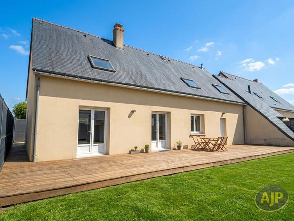 Maison à vendre Saint Barthelemy D Anjou - 6 pièces, 140m² avec 5 chambre(s) à 339 200€ - AJP Immobilier Angers