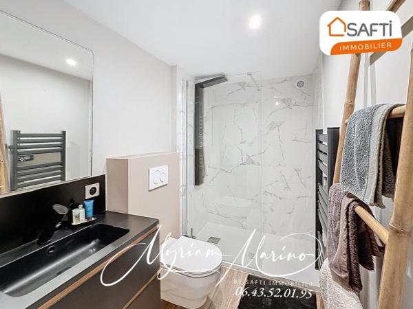 À Vendre : Villa Meublée à Saint-Aygulf – Proche Mer, 5 Suites, Piscine, 4 Parkings.