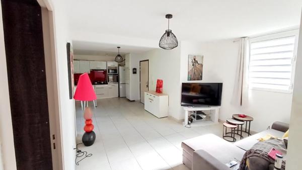 Vente / Appartement T3 à Sainte-Luce (97228)