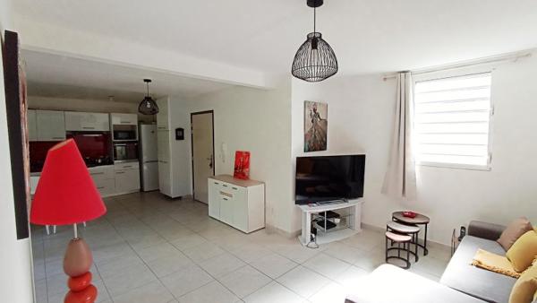 Vente / Appartement T3 à Sainte-Luce (97228)
