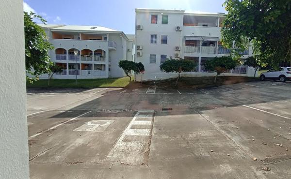 Vente / Appartement T3 à Sainte-Luce (97228)