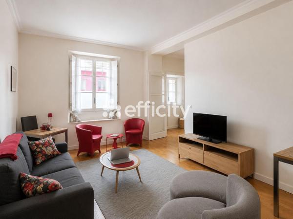 Appartement
         2 pièces
        - 60 m² 750 000 € *