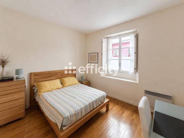 Appartement
         2 pièces
        - 60 m² 750 000 € *