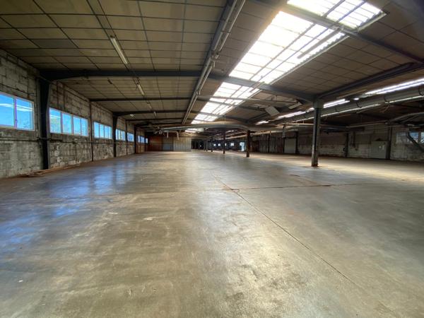Batiment industriel 3 200m².