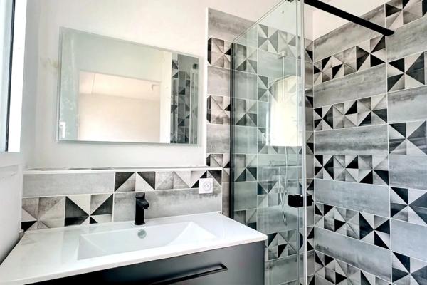 MAISON LE POULIGUEN DE 99M2+15M2-TERRAIN 258M2-APERÇU MER-PROCHE COMMERCES