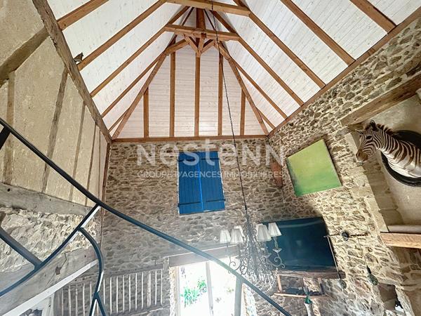 Belle bâtisse en pierre à vendre Saint Laurent Les Tours / Piscine / Cuisine d'été / 2 chambres + 1 suite parentale / Gîte possible / Double Garage / Vie de plain pied / Vue imprenable / Terrain de pétanque / Séjour cathédrale / Poulailler