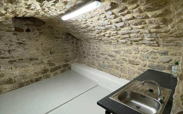 Immeuble à vendre    4 pièces •  Aubenas