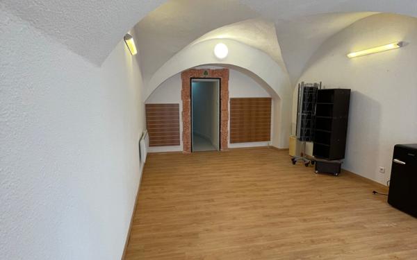 Immeuble à vendre    4 pièces •  Aubenas