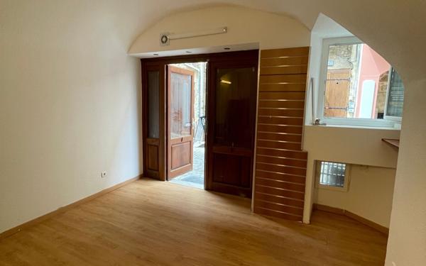 Immeuble à vendre    4 pièces •  Aubenas