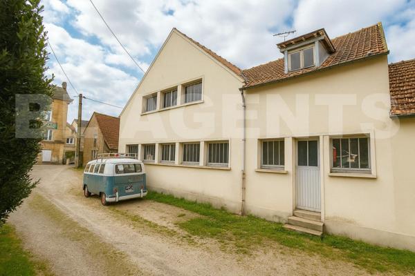 Maison à rénover avec Garage de 130m2