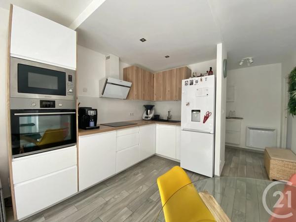 Appartement F3 à vendre  3 pièces - 53,06 m 2   ST CYR SUR MER  - 83