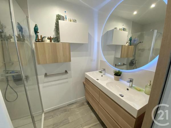Appartement F3 à vendre  3 pièces - 53,06 m 2   ST CYR SUR MER  - 83