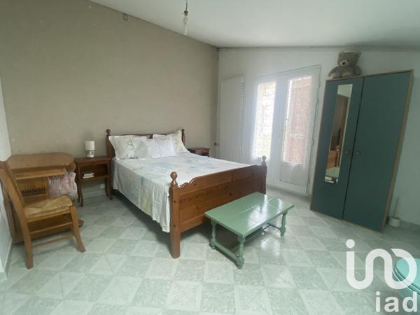 Maison traditionnelle 15 pièces de 400 m² à Mayet (72360)