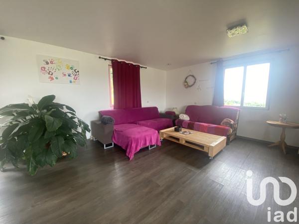 Maison traditionnelle 15 pièces de 400 m² à Mayet (72360)