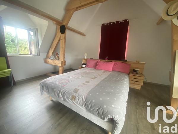 Maison traditionnelle 15 pièces de 400 m² à Mayet (72360)