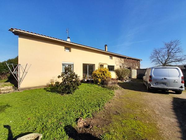 Maison à vendre à Saint Médard de Guizières - Référence 2056