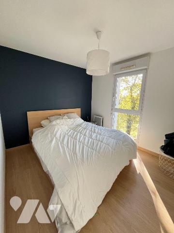 À PONT-PÉAN, à proximité immédiate de l'axe Rennes-Nantes et du centre-bourg, découvrez cet app...