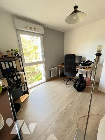 À PONT-PÉAN, à proximité immédiate de l'axe Rennes-Nantes et du centre-bourg, découvrez cet app...