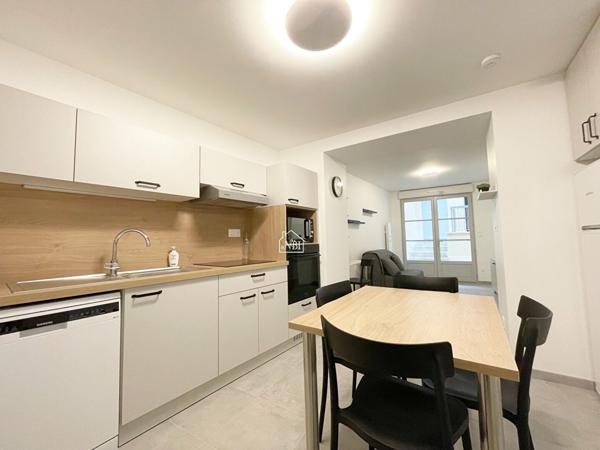 À LOUER Appartement T2 meublé refait à neuf avec terrasse LAVAL