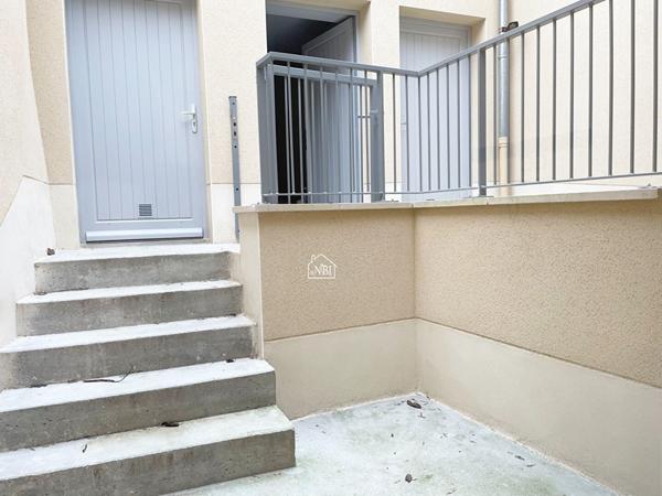 À LOUER Appartement T2 meublé refait à neuf avec terrasse LAVAL