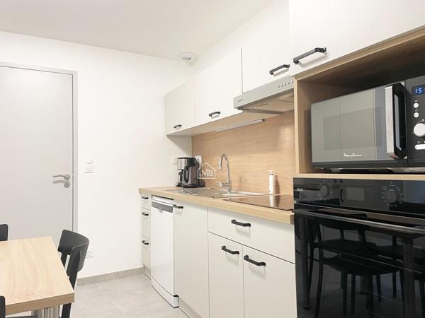 À LOUER Appartement T2 meublé refait à neuf avec terrasse LAVAL