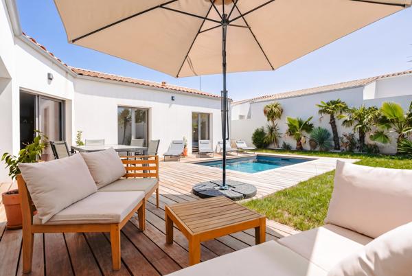 Maison contemporaine 2023 de 150 m² - piscine - Lagord