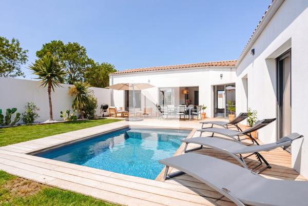 Maison contemporaine 2023 de 150 m² - piscine - Lagord
