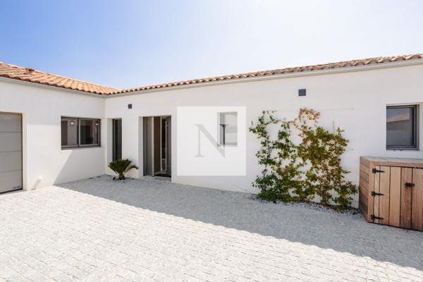 Maison contemporaine 2023 de 150 m² - piscine - Lagord