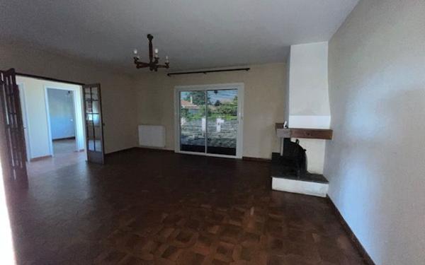 Maison à vendre    4 pièces •  Parentis-en-Born