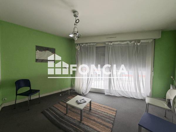 Location Local commercial 3 pièces 46.8 m² - 10 RUE DE LA GATINE Angouleme 16000
