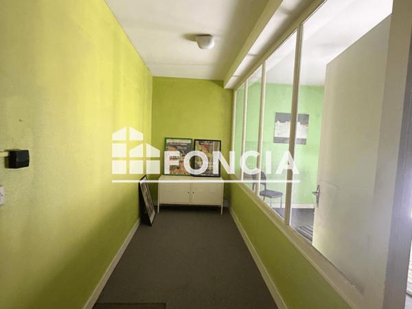 Location Local commercial 3 pièces 46.8 m² - 10 RUE DE LA GATINE Angouleme 16000