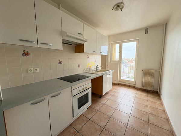 Grand F2 de 50 m² - quartier AGRICULTURE €212 000 ** - Référence 1985