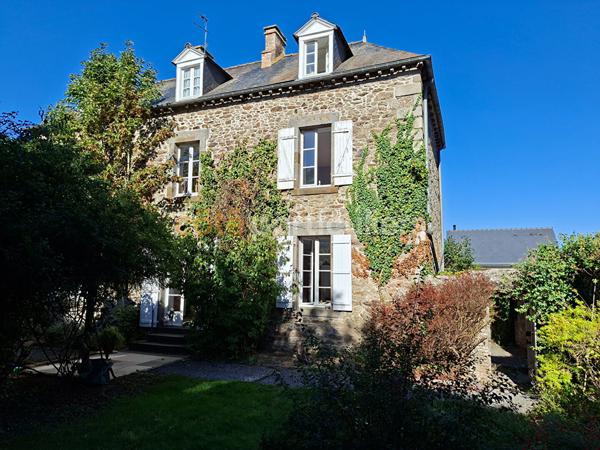 Vente
                Maison182,65 m² - 7 Pièces -
                    SAINT MALO (35400)