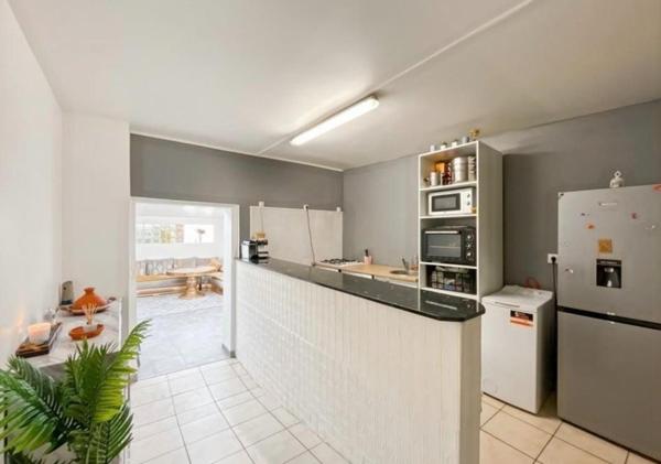 Maison en pierre rénovée avec goût.