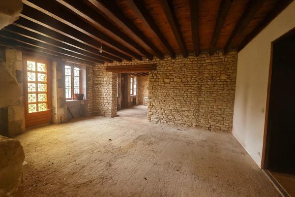 Vente Maison de village 10 pièces 386 m2 à Baugy