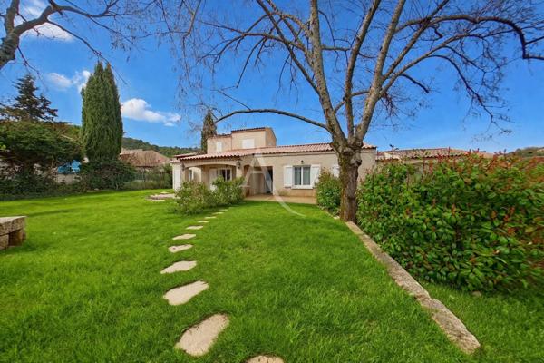 PROPRIETE DE 164.92 M2 AVEC TERRASSE JARDIN PARKING A GREOUX LES BAINS